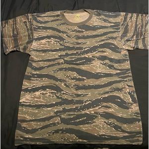 NWOT Rothco Tiger Stripe Camo Vietnam Era T-Shirt Mens Size Large